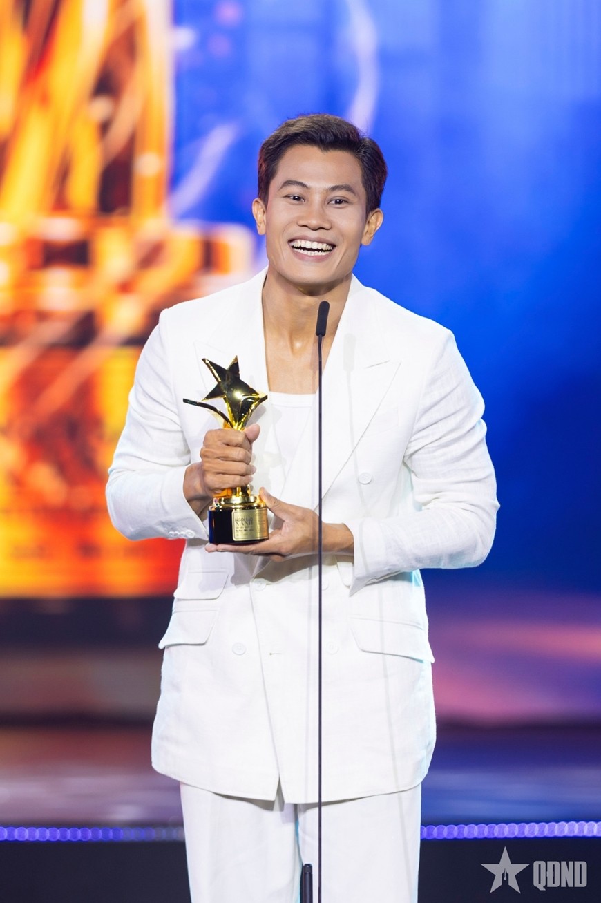 Diễn viên Phương Nam được trao "Nam diễn viên phụ xuất sắc nhất" với vai diễn ấn tượng trong "Mưa đỏ".