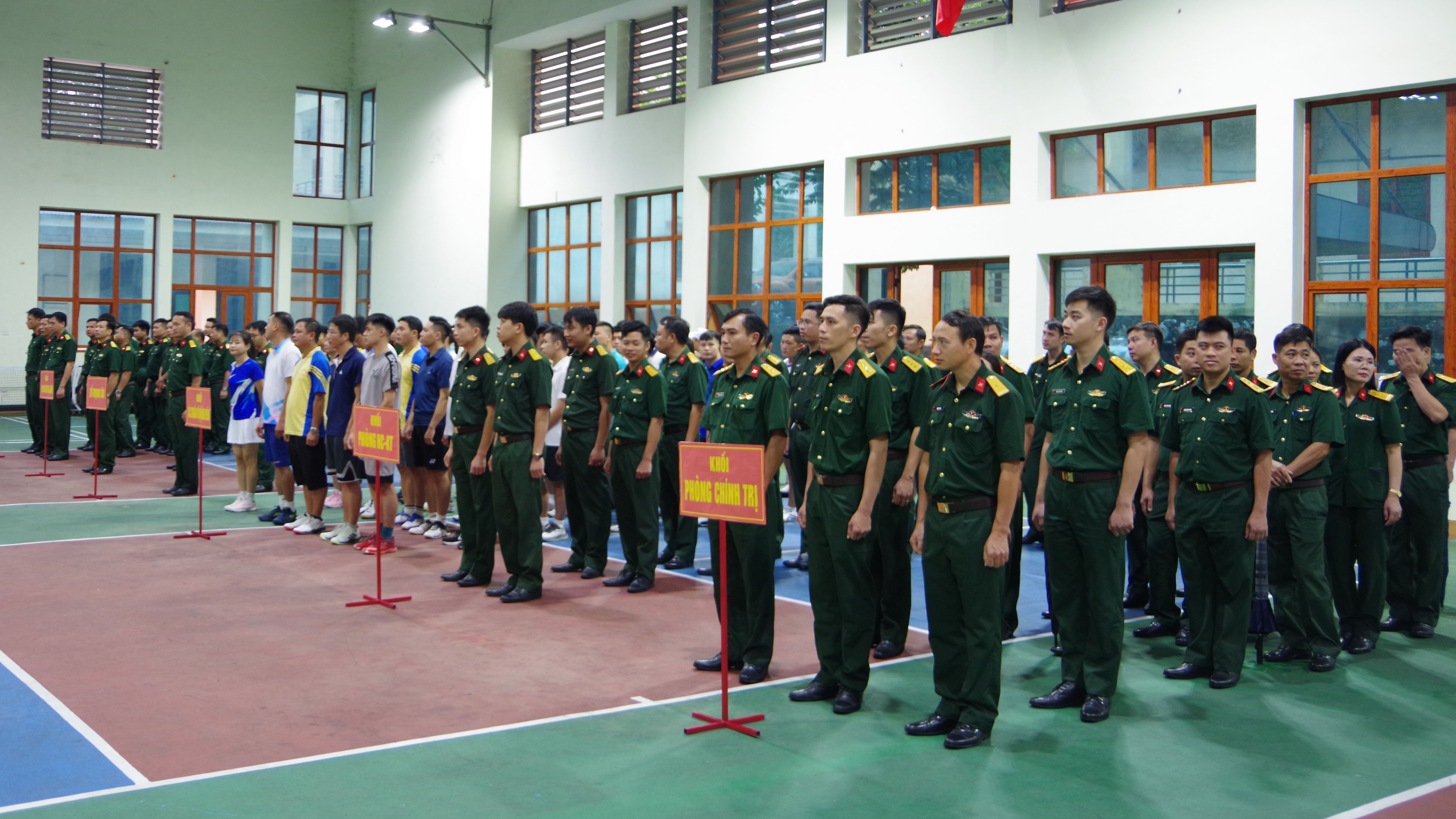 Các đoàn vận động viên tham gia giải. anh-2.jpg