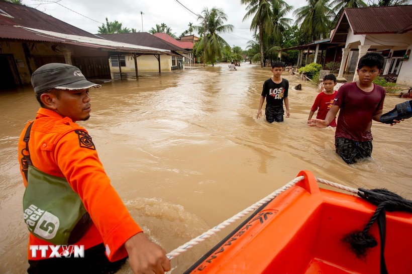 Cảnh ngập lụt sau những trận mưa lớn tại Padang Pariaman, Tây Sumatra, Indonesia.