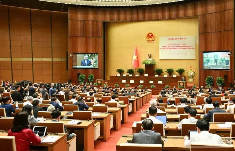Toàn cảnh hội nghị.