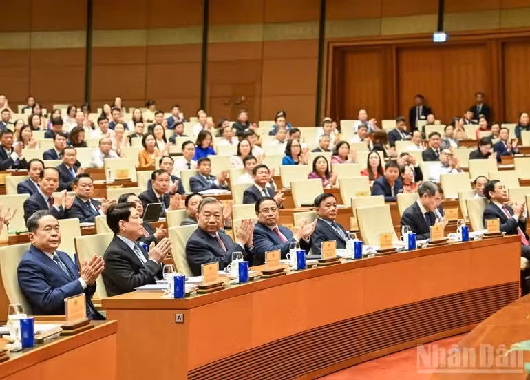 Tổng Bí thư Tô Lâm cùng các đồng chí lãnh đạo Đảng và Nhà nước dự Hội nghị.