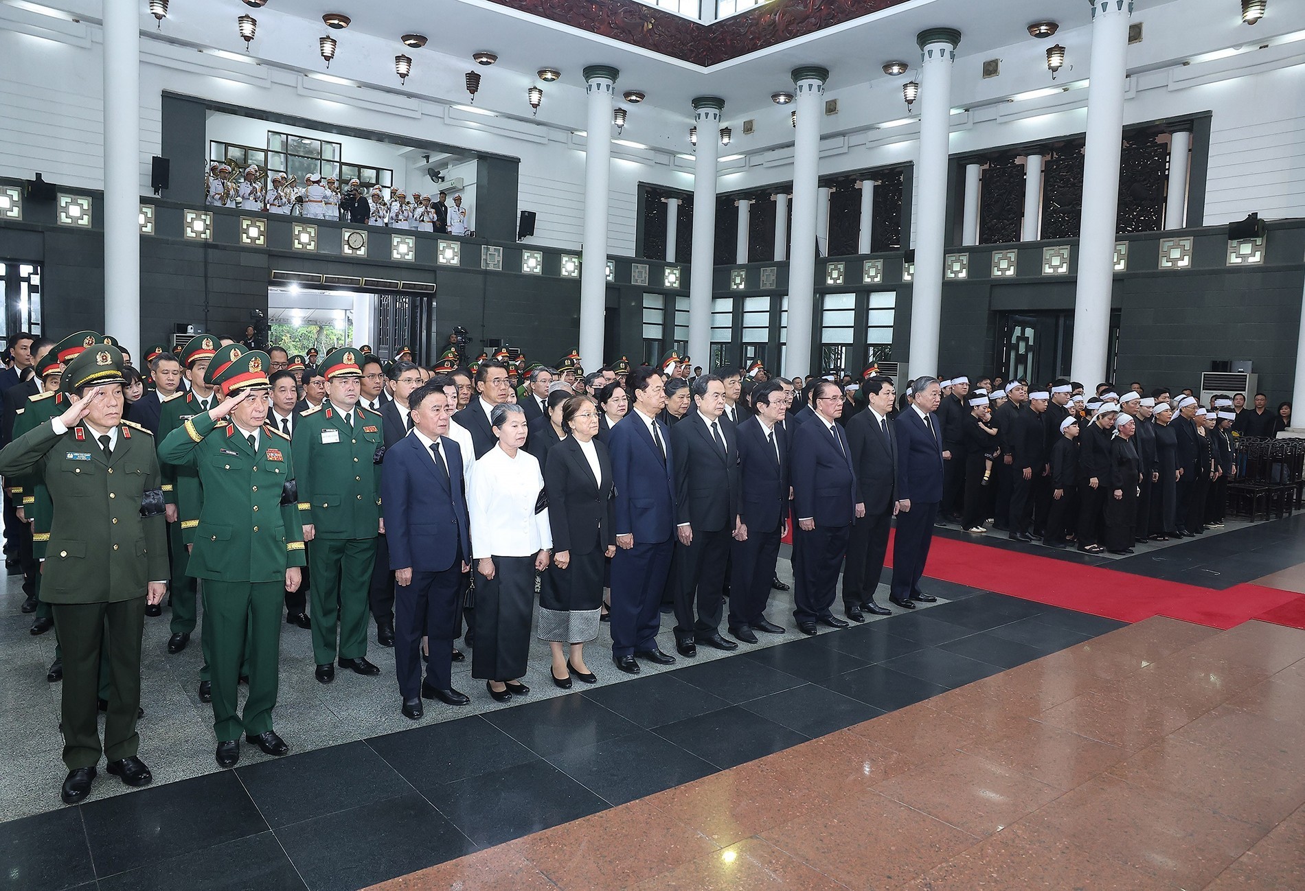 Tổng Bí thư Tô Lâm cùng các đồng chí lãnh đạo, nguyên lãnh đạo Đảng, Nhà nước dự Lễ truy điệu nguyên Chủ tịch nước Trần Đức Lương. Tổng Bí thư Tô Lâm cùng các đồng chí lãnh đạo, nguyên lãnh đạo Đảng, Nhà nước dự Lễ truy điệu nguyên Chủ tịch nước Trần Đức Lương.