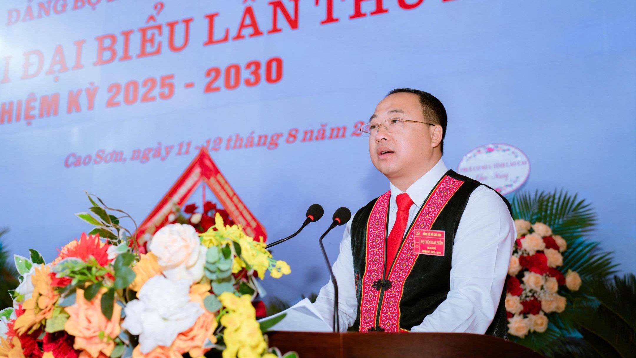 Đồng chí Hoàng Trường Minh, Bí thư Đảng ủy xã khai mạc đại hội. anh-3-3529.jpg