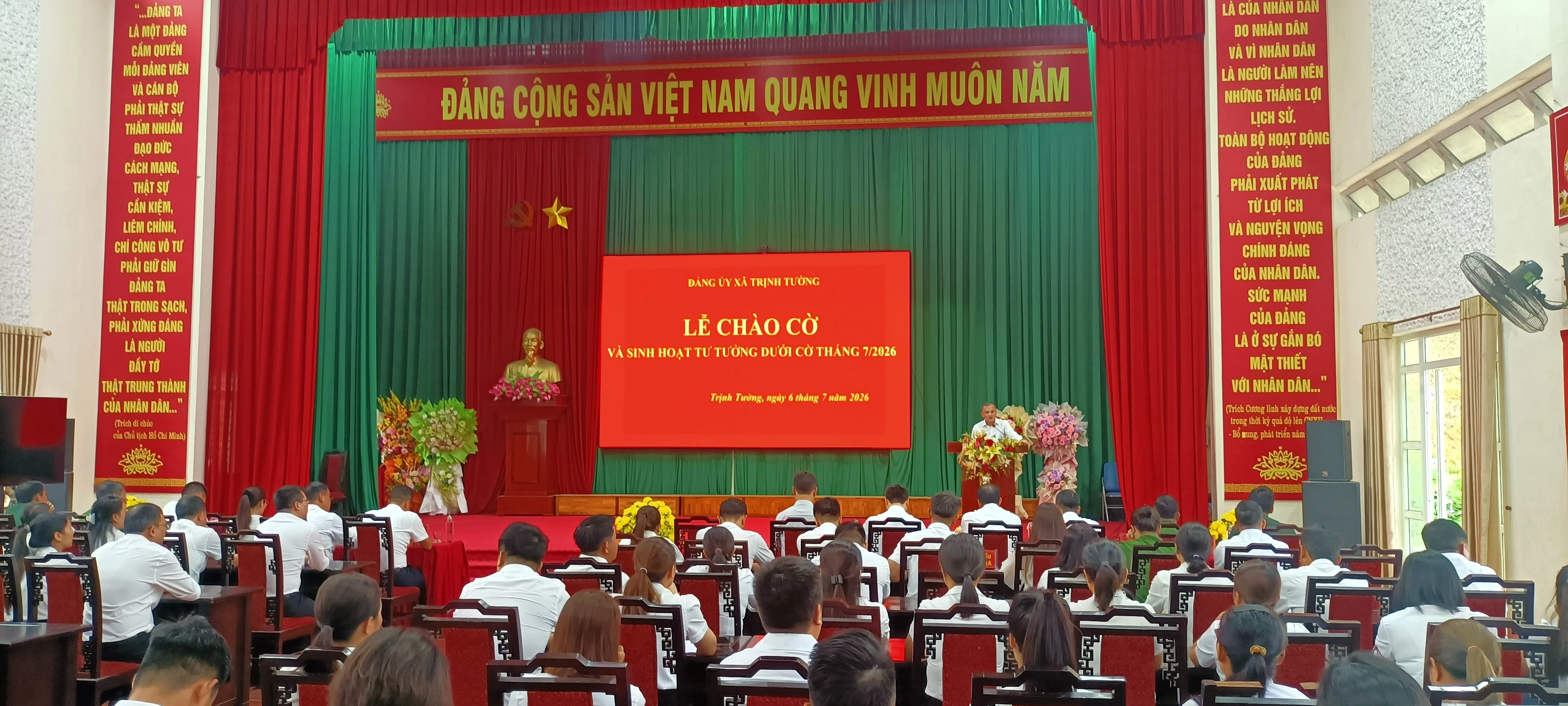 1-quang-canh-buoi-le.jpg
