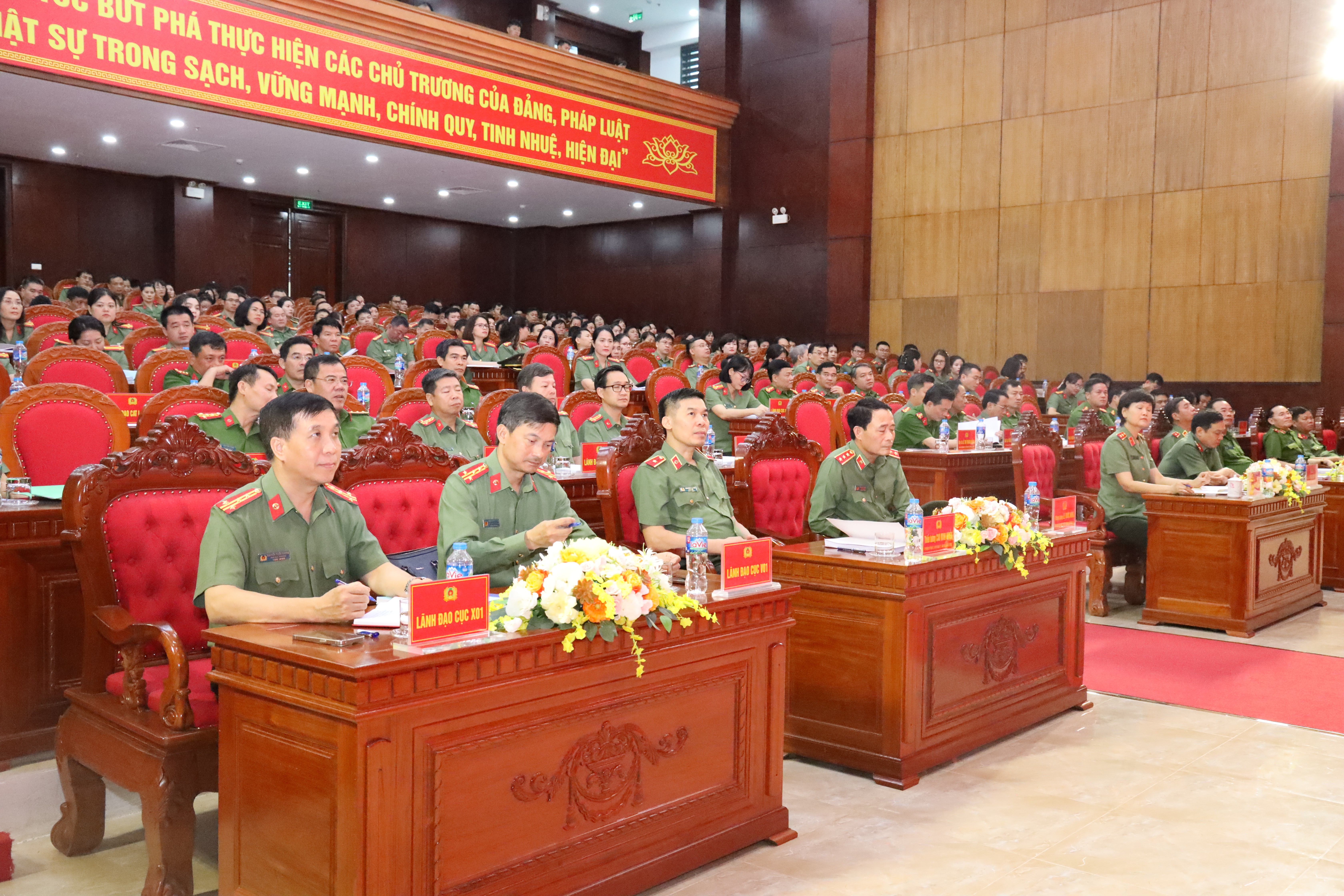 Đại biểu dự hội nghị. 2-1683.jpg