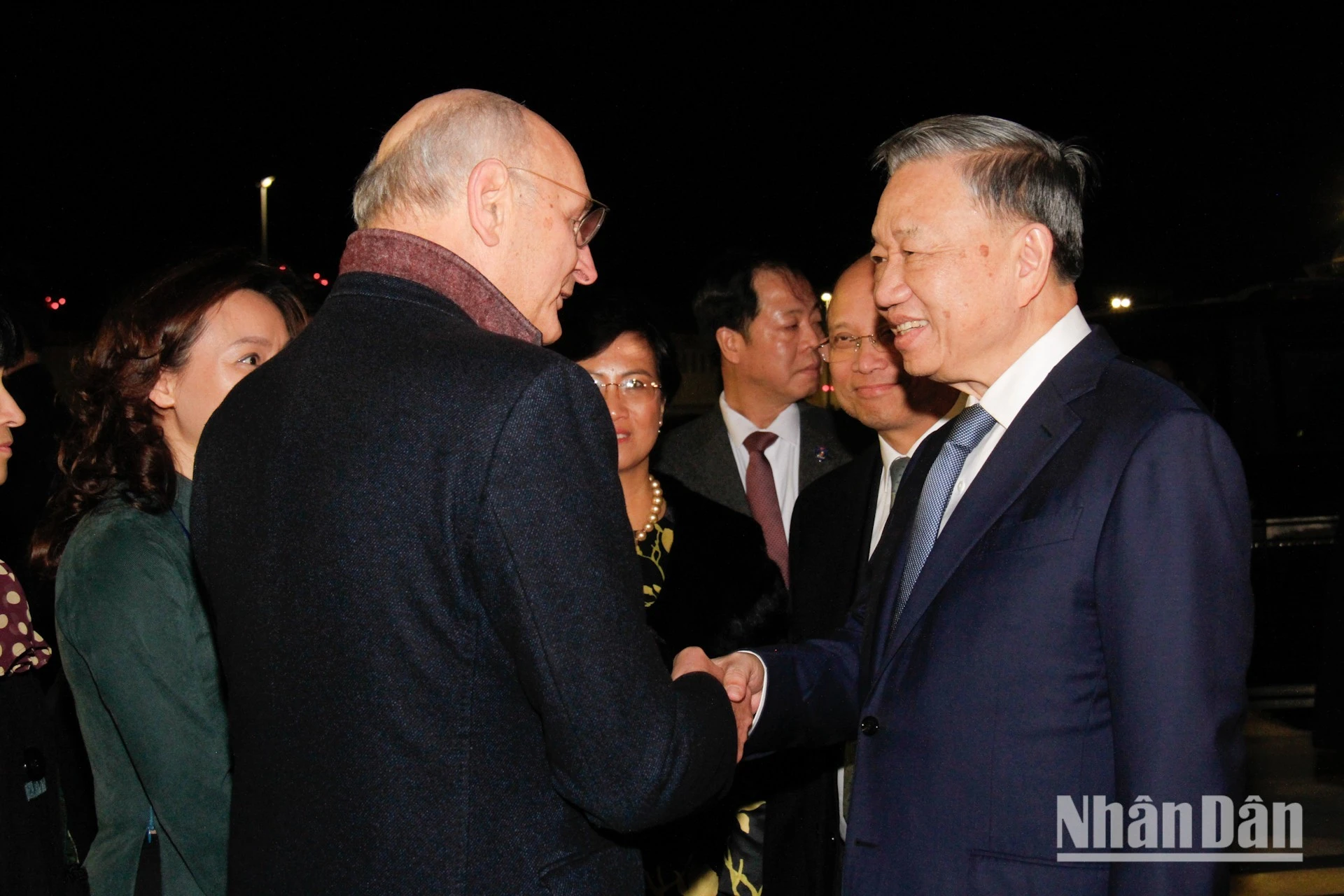 Bộ trưởng Tư pháp, Chưởng ấn Didier Migaud đón Tổng Bí thư, Chủ tịch nước Tô Lâm sân bay Orly.