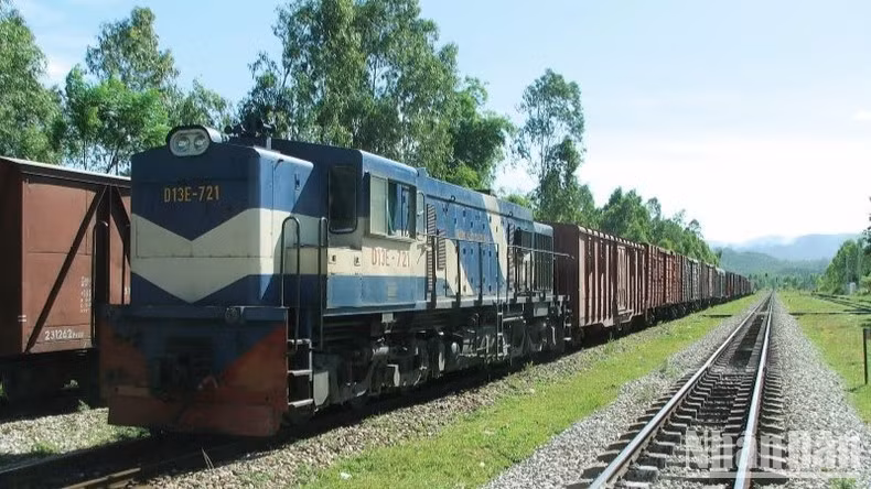 Bộ Xây dựng đã đề xuất và được Quốc hội thông qua 18 cơ chế, chính sách đặc thù, đặc biệt đối với dự án đường sắt Lào Cai - Hà Nội - Hải Phòng.