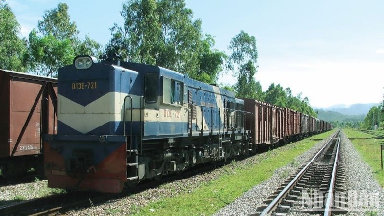 Bộ Xây dựng đã đề xuất và được Quốc hội thông qua 18 cơ chế, chính sách đặc thù, đặc biệt đối với dự án đường sắt Lào Cai - Hà Nội - Hải Phòng. Bộ Xây dựng đã đề xuất và được Quốc hội thông qua 18 cơ chế, chính sách đặc thù, đặc biệt đối với dự án đường sắt Lào Cai - Hà Nội - Hải Phòng.