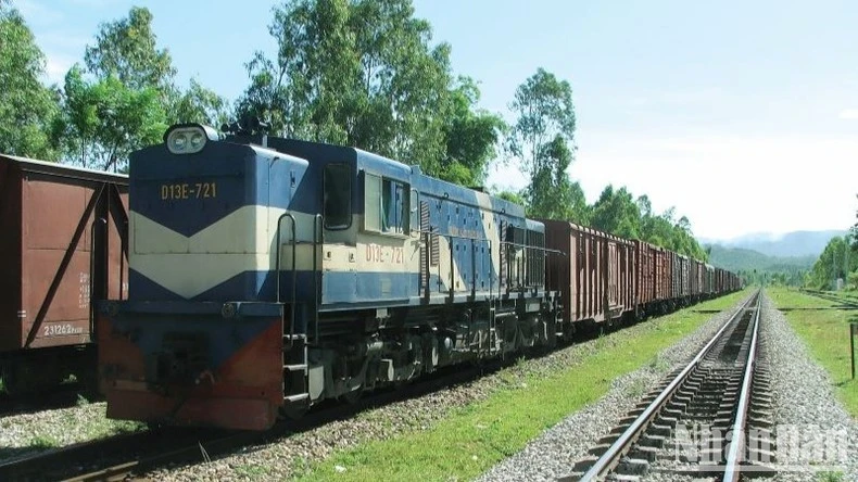 Bộ Xây dựng đã đề xuất và được Quốc hội thông qua 18 cơ chế, chính sách đặc thù, đặc biệt đối với dự án đường sắt Lào Cai - Hà Nội - Hải Phòng.