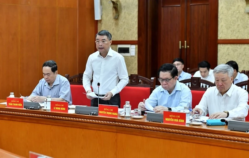 Bí thư Trung ương Đảng, Trưởng ban Tổ chức Trung ương Lê Minh Hưng, Phó Trưởng ban Thường trực Ban Chỉ đạo phát biểu tại phiên họp.