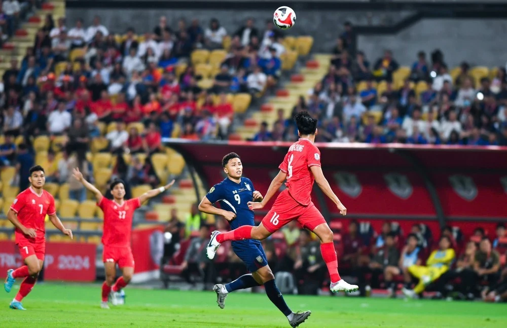 Lần đầu tiên trong lịch sử AFF Cup, đội tuyển Việt Nam hai lần đánh bại Thái Lan ở loạt trận chung kết.