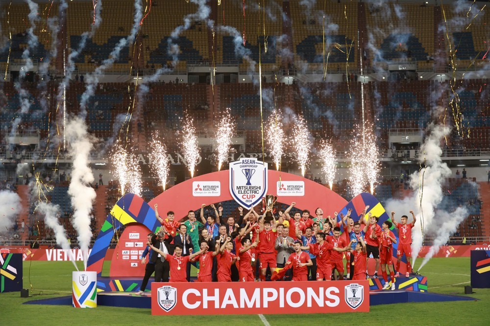 Vô địch AFF Cup 2024 là bước đệm cho bóng đá Việt Nam vươn mình ở những giải đấu lớn trong tương lai. Vô địch AFF Cup 2024 là bước đệm cho bóng đá Việt Nam vươn mình ở những giải đấu lớn trong tương lai.