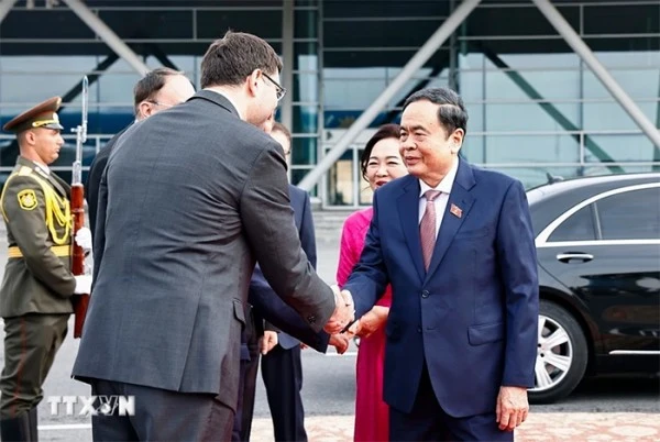 Lễ tiễn Chủ tịch Quốc hội Trần Thanh Mẫn và Phu nhân tại Sân bay quốc tế Zvartnots, Thủ đô Yerevan, Cộng hòa Armenia.