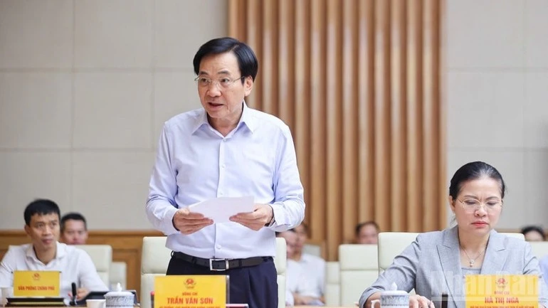 Bộ trưởng, Chủ nhiệm Văn phòng Chính phủ Trần Văn Sơn phát biểu tại Hội nghị (Ảnh: Trần Hải).