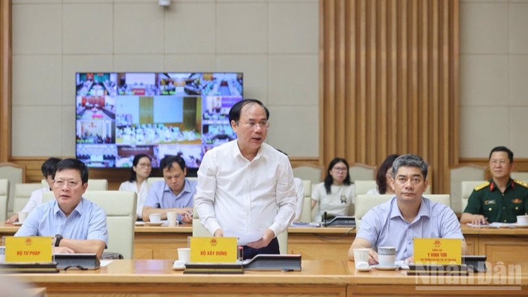 Lãnh đạo Bộ Xây dựng báo cáo tại Hội nghị (Ảnh: Trần Hải). Lãnh đạo Bộ Xây dựng báo cáo tại Hội nghị (Ảnh: Trần Hải).