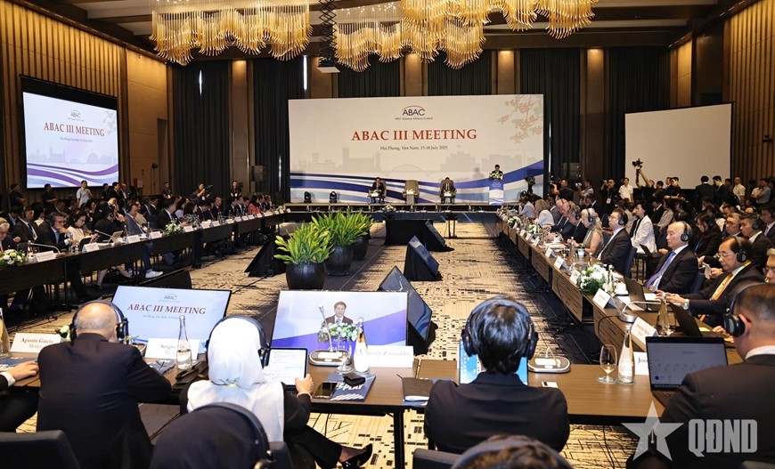 Quang cảnh kỳ họp. Quang cảnh kỳ họp.
