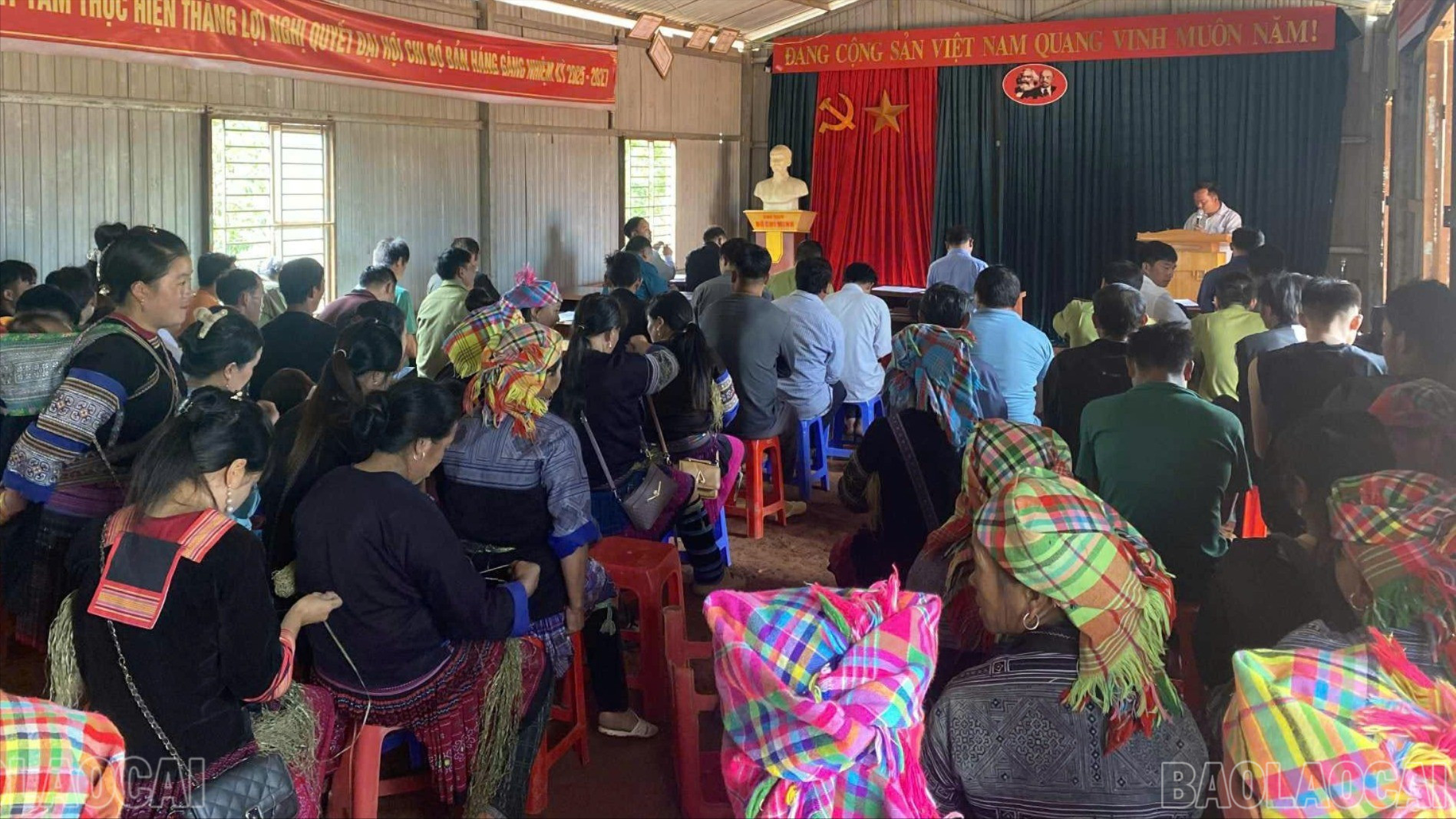 baolaocai-bl-hop-thon-ban-tuyen-truyen.jpg