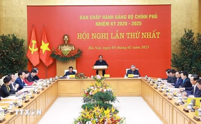 Thủ tướng Phạm Minh Chính, Bí thư Đảng ủy Chính phủ phát biểu khai mạc Hội nghị lần thứ nhất Ban Chấp hành Đảng bộ Chính phủ nhiệm kỳ 2020-2025.