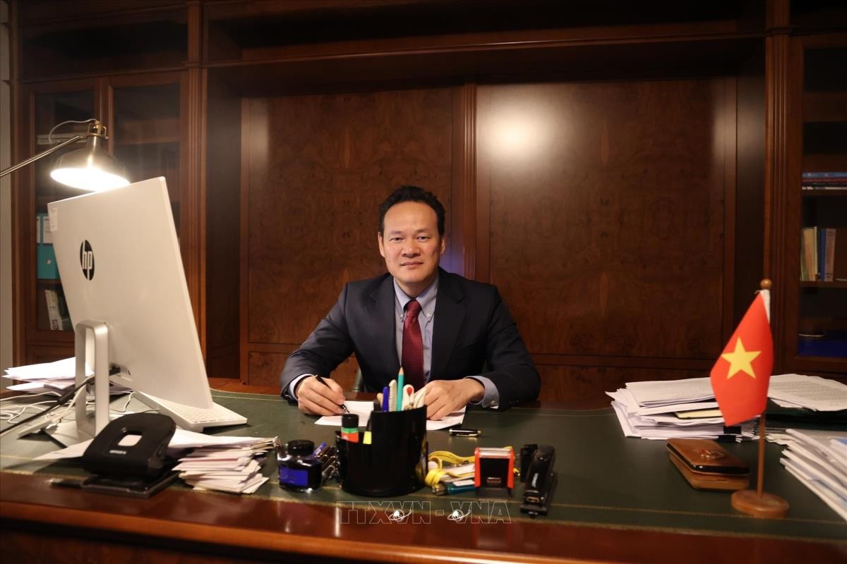 Đại sứ Mai Phan Dũng, Trưởng Phái đoàn đại diện thường trực Việt Nam tại Geneva. Đại sứ Mai Phan Dũng, Trưởng Phái đoàn đại diện thường trực Việt Nam tại Geneva.