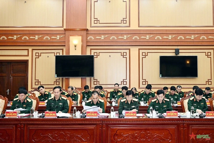 Thủ trưởng Bộ tư lệnh Quân khu 2 và các đại biểu dự hội nghị.