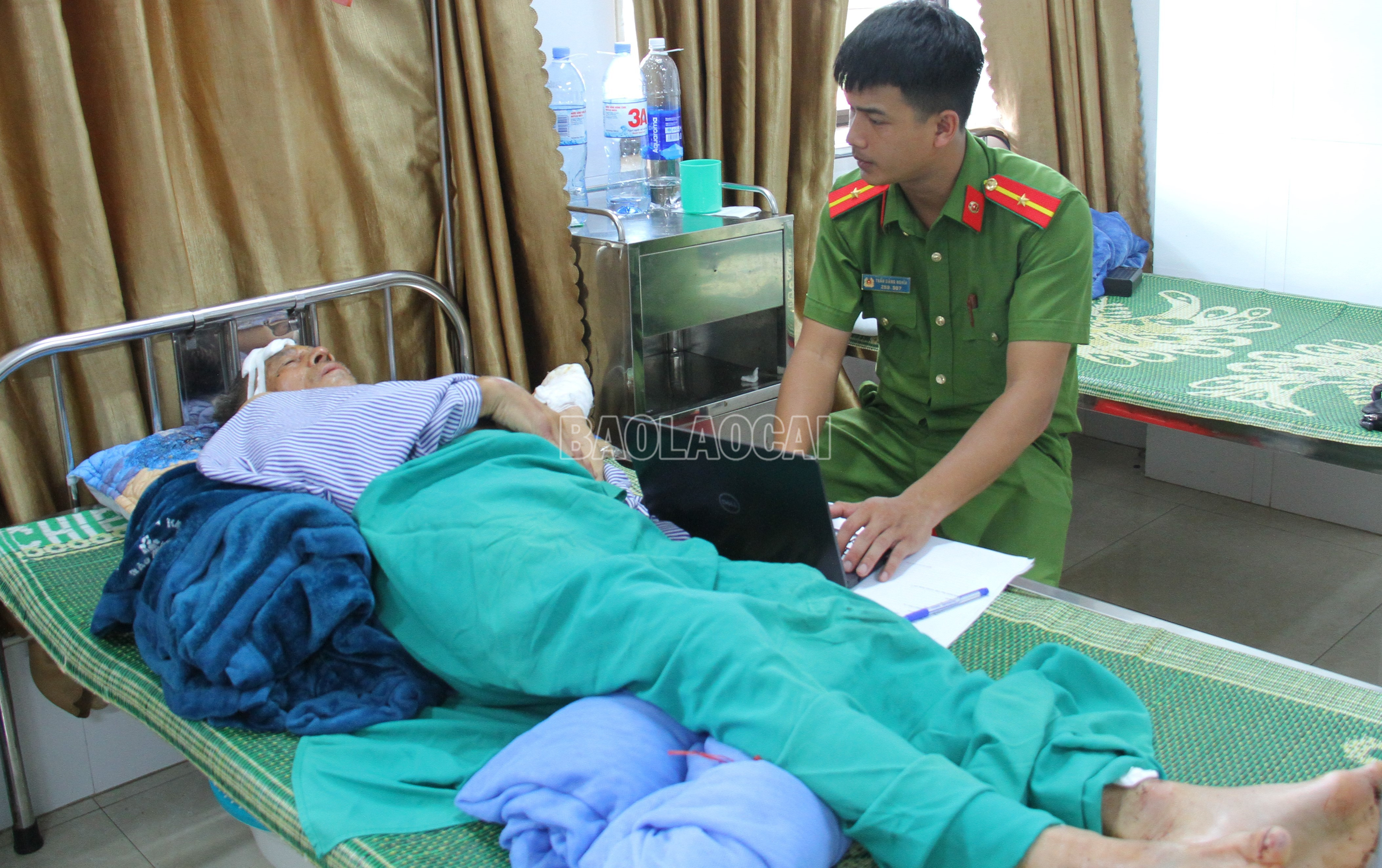 Các nạn nhân được cấp cứu tại Bệnh viện Đa khoa Bảo Thắng, Lào Cai. baolaocai-c_cac-nan-nhan-duoc-cap-cuu-tai-benh-vien-da-khoa-bao-thang-lao-cai.jpg