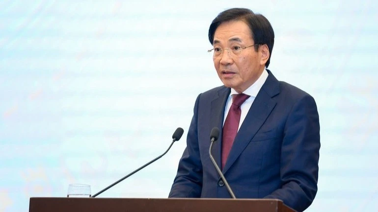 Bộ trưởng, Chủ nhiệm Văn phòng Chính phủ Trần Văn Sơn phát biểu ý kiến tại họp báo. (Ảnh: VGP)