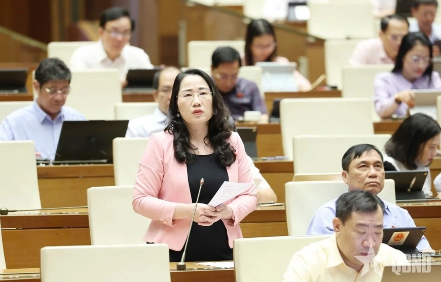 Đại biểu Nguyễn Thị Thủy (đoàn Bắc Kạn) nêu ý kiến thảo luận.