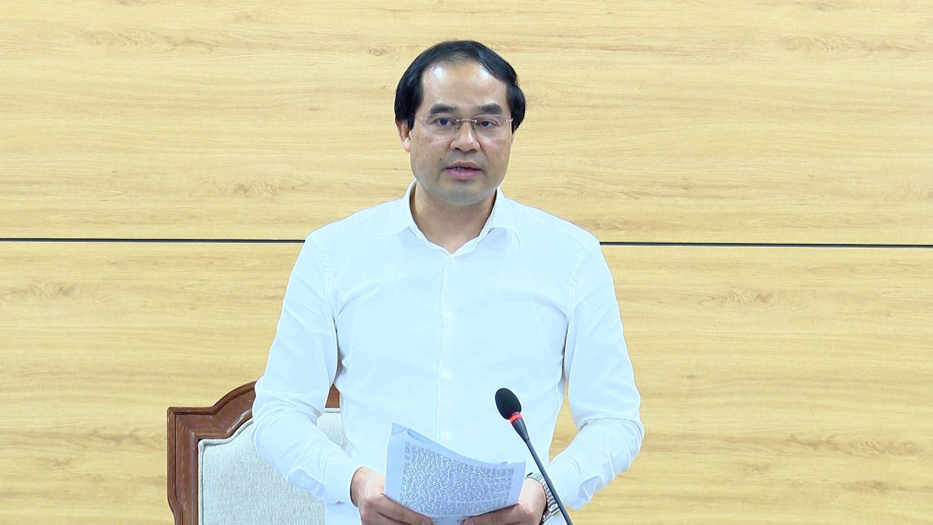 Đồng chí Trịnh Xuân Trường, Bí Thư Tỉnh ủy, Chủ tịch HĐND tỉnh, Bí thư Đảng ủy Quân sự tỉnh phát biểu kết luận tại cuộc họp. 2.jpg