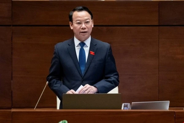 Bộ trưởng Bộ Tài nguyên và Môi trường Đỗ Đức Duy phát biểu tại phiên thảo luận.