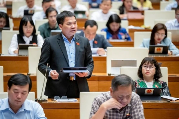 ĐBQH Dương Khắc Mai.