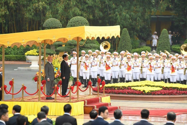 Chủ tịch nước Lương Cường chủ trì Lễ đón cấp Nhà nước Tổng thống Cộng hòa Liên bang Brazil Luiz Inácio Lula da Silva.