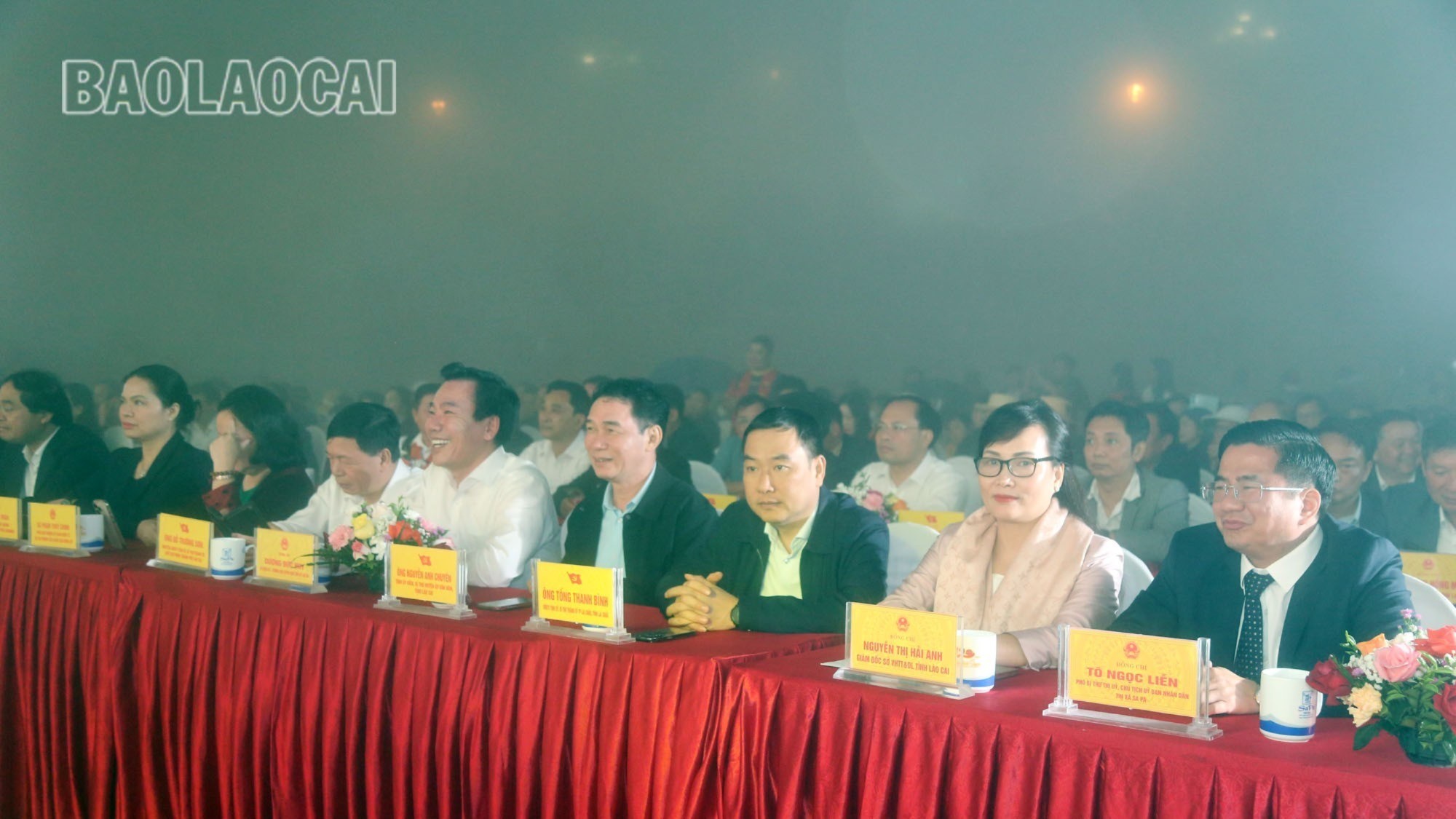 Các đại biểu tham dự chương trình. a1-3.jpg