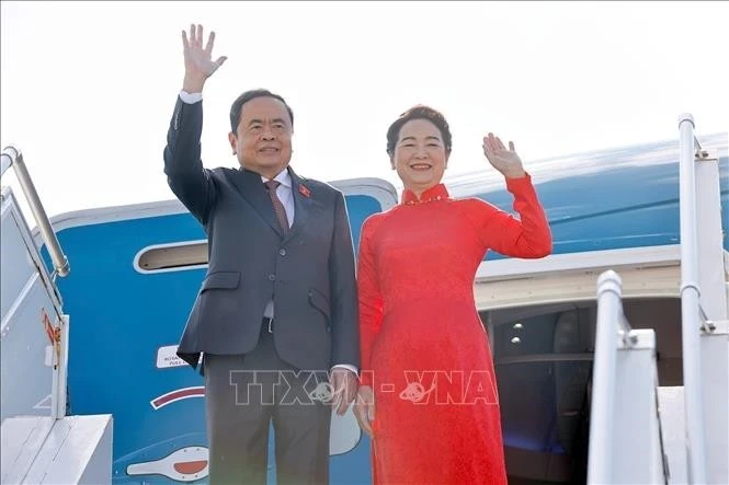 Chủ tịch Quốc hội Trần Thanh Mẫn và Phu nhân rời Geneva về nước.