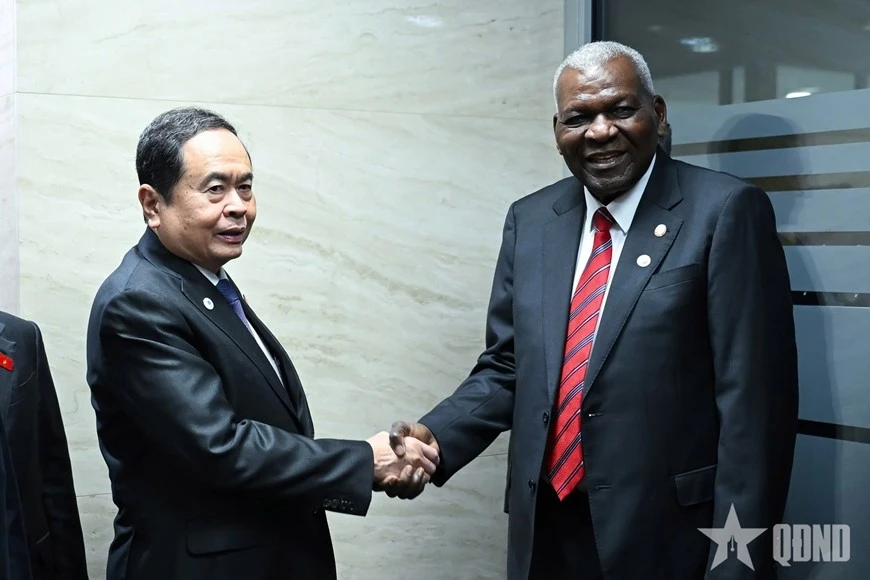 Chủ tịch Quốc hội Trần Thanh Mẫn gặp Chủ tịch Quốc hội Cuba Esteban Lazo.