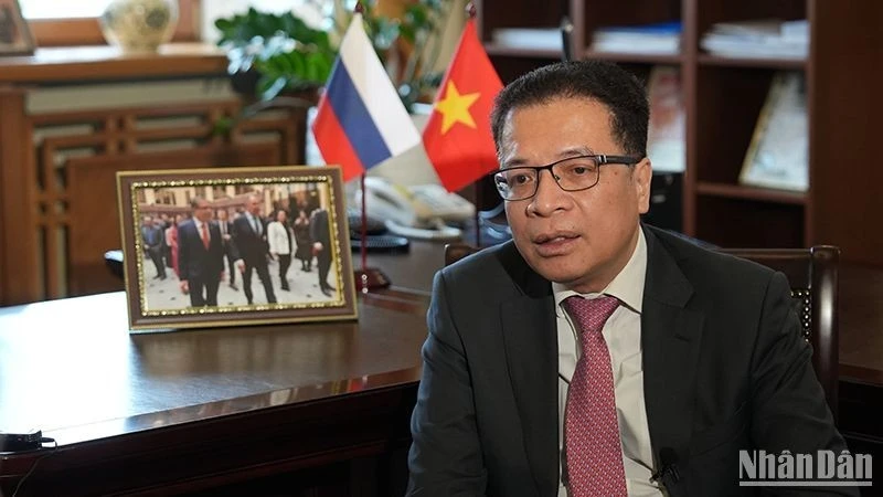 Đại sứ Việt Nam tại Liên bang Nga Đặng Minh Khôi.
