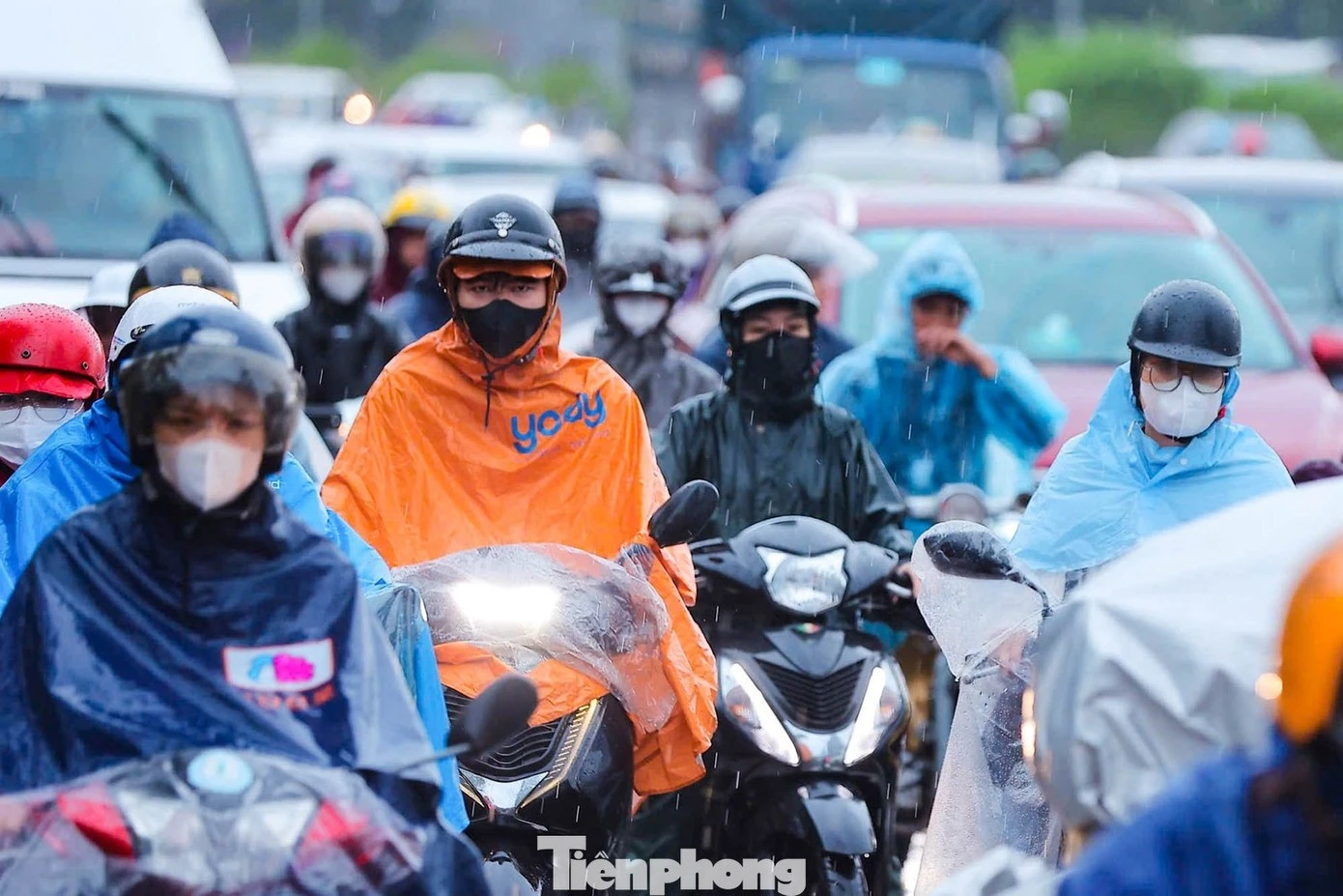 Hà Nội có mưa dông rải rác từ chiều 13/10.