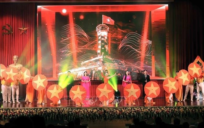 Chương trình văn nghệ chào mừng.