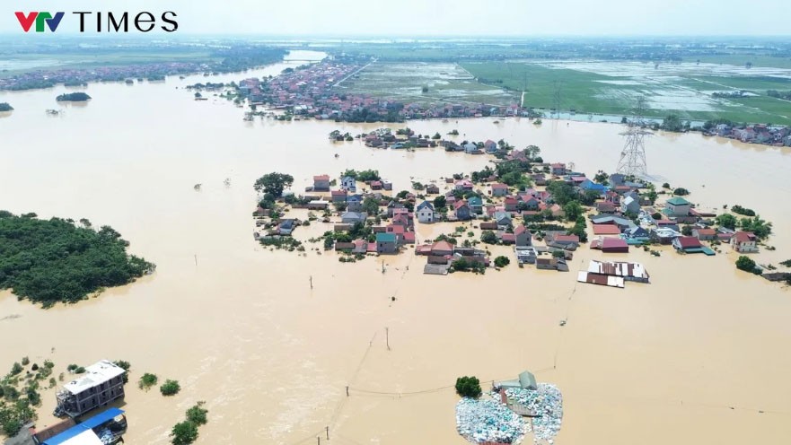 Hoàn lưu bão số 11 gây ngập lụt diện rộng ở nhiều tỉnh thành. 222.jpg