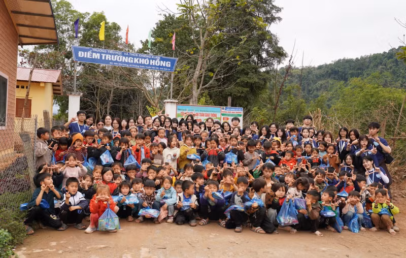 Học sinh tiểu học tại một điểm trường vùng cao.