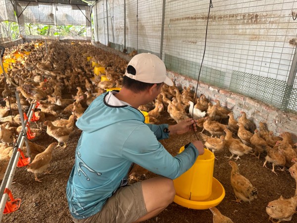 Chỉ vì ngại các thủ tục vay ngân hàng nên anh Hùng đã tìm đến dịch vụ vay tiền của “nhân viên ngân hàng” online và bị lừa. Chỉ vì ngại các thủ tục vay ngân hàng nên anh Hùng đã tìm đến dịch vụ vay tiền của “nhân viên ngân hàng” online và bị lừa.