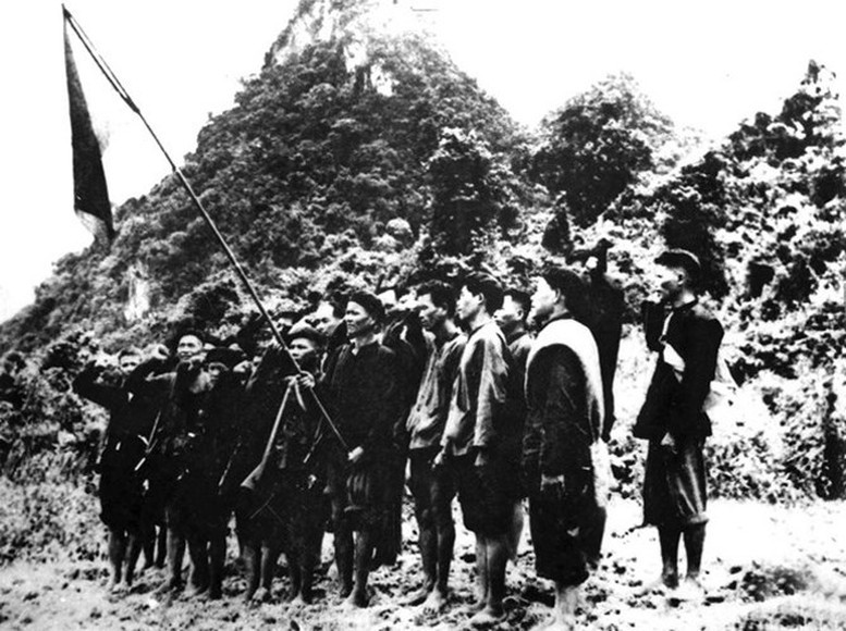 Đại hội toàn quốc thống nhất Mặt trận Việt Minh - Liên Việt thành Mặt trận Liên hiệp quốc dân Việt Nam, tại Tuyên Quang, ngày 3/3/1951 (Nguồn: Tạp chí Mặt trận)