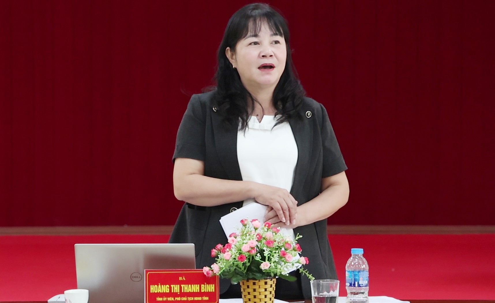 Đồng chí Hoàng Thị Thanh Bình phát biểu kết luận buổi làm việc. dong-chi-hoang-thi-thanh-binh-phat-bieu-ket-luan.jpg