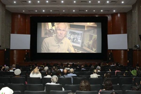 Tại lễ trao tặng, nhà làm phim người Thụy Điển Bo Öhlén đã chia sẻ về quá trình làm phim bằng hình thức trực tuyến.