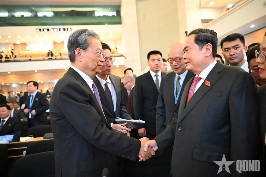 Chủ tịch Quốc hội Trần Thanh Mẫn gặp Ủy viên trưởng Nhân đại toàn quốc Trung Quốc Triệu Lạc Tế.