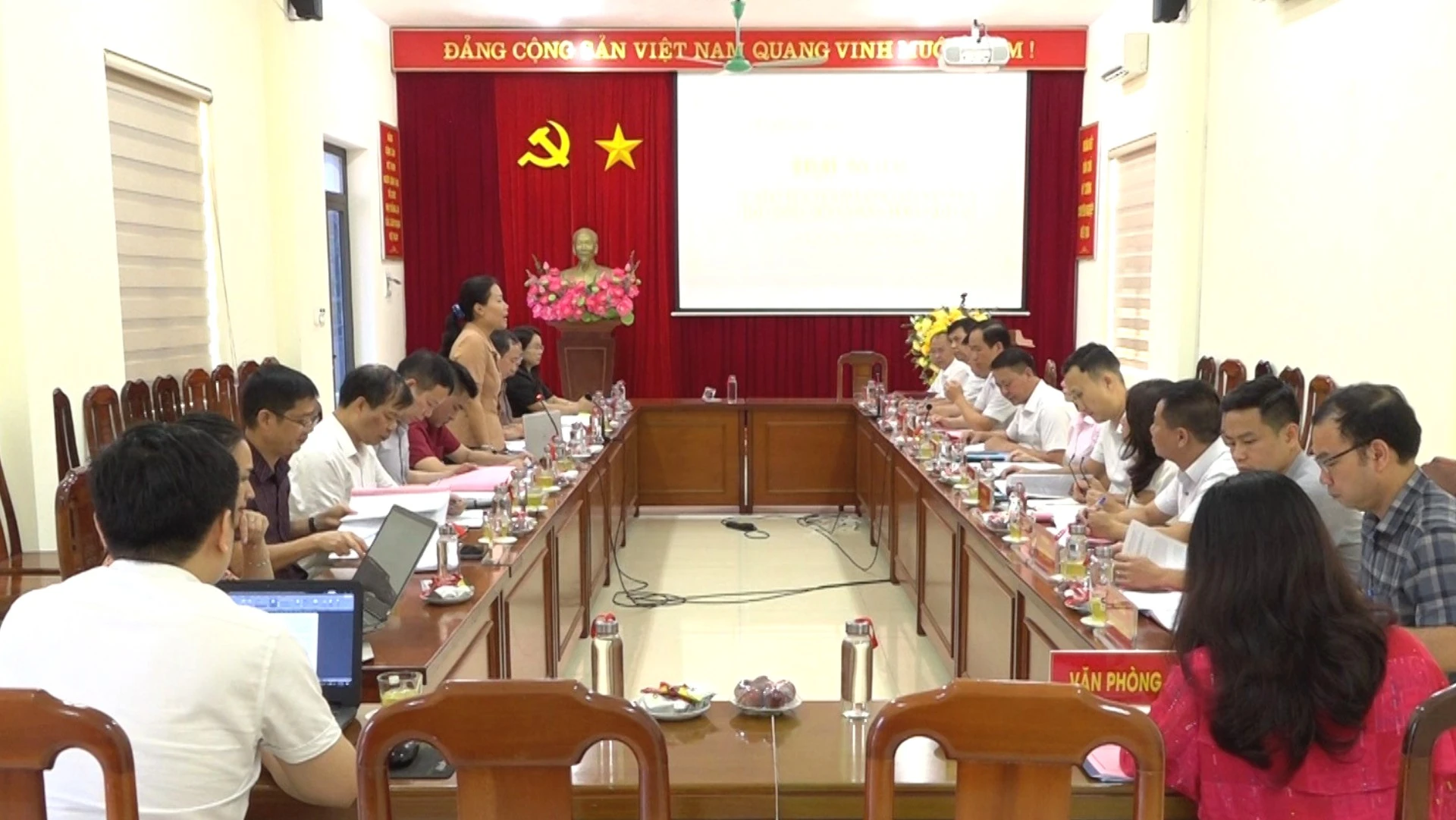 toan-canh-lay.jpg
