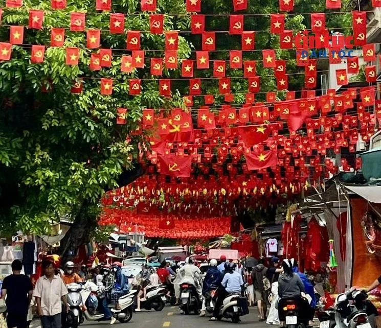 Treo cờ dịp lễ tết.