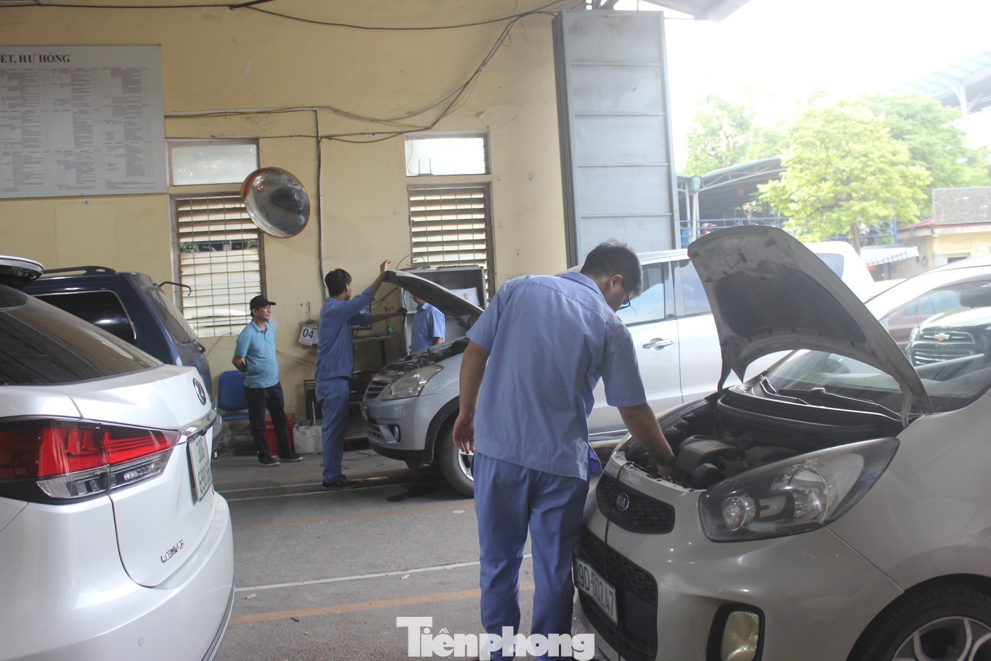 Từ 1/3/2026, ô tô tham gia giao thông phải đáp ứng quy chuẩn khí thải theo năm sản xuất.