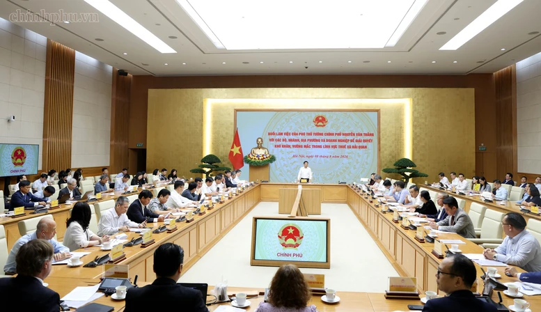 Phó Thủ tướng Nguyễn Văn Thắng làm việc với các bộ, ngành, địa phương và doanh nghiệp để giải quyết khó khăn, vướng mắc trong lĩnh vực thuế và hải quan.