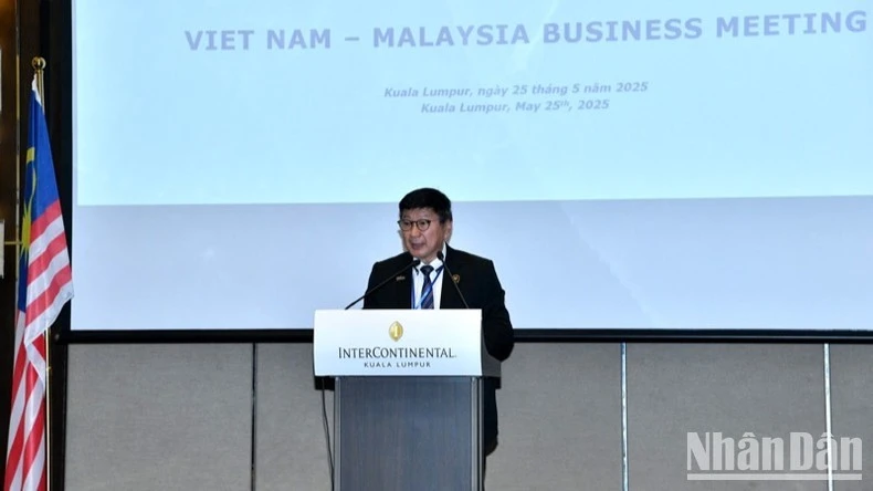Lãnh đạo Phòng Thương mại và Công nghiệp quốc gia Malaysia phát biểu.