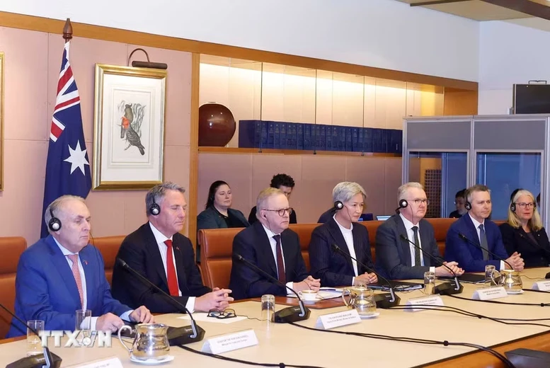 Thủ tướng Anthony Albanese và thành viên đoàn Australia tại cuộc hội đàm với Tổng Bí thư, Chủ tịch nước Tô Lâm.